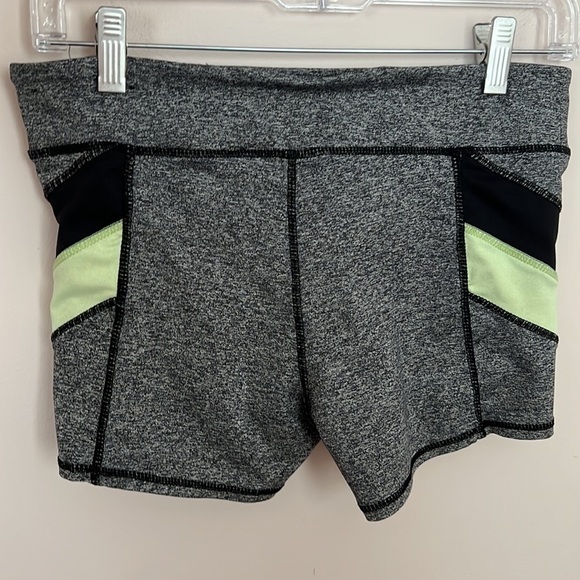 𝅺ENERGY Performance Short - Picture 2 of 3